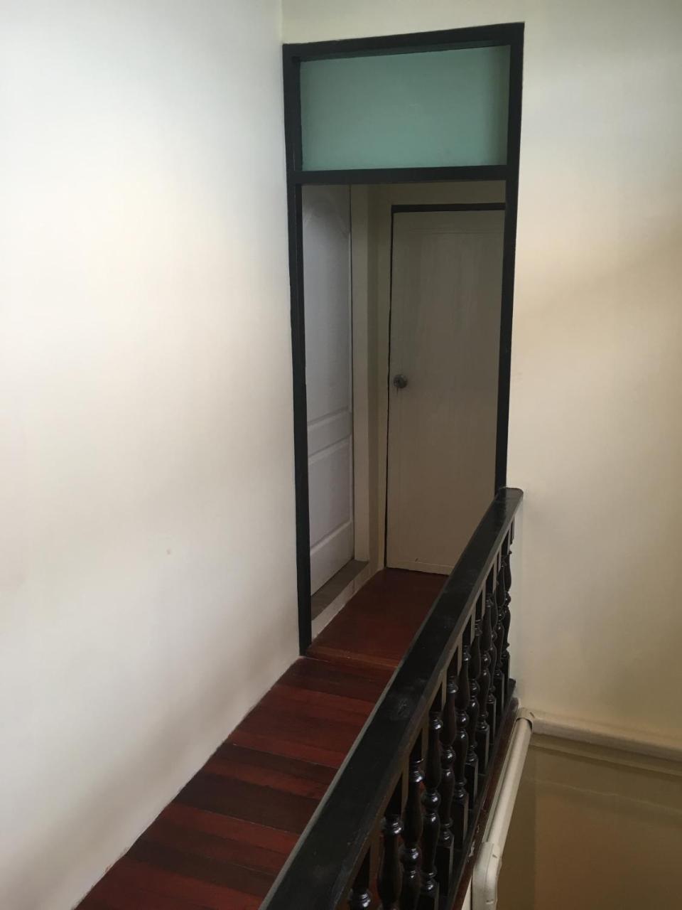 Albergue The Baan Nathong Bangkok Exterior foto